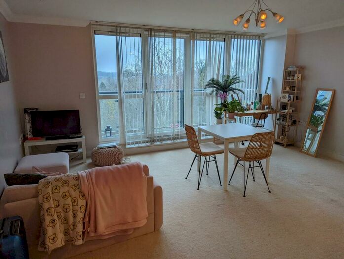1 Bedroom Apartment To Rent In Sandling Lane, Maidstone, ME14
