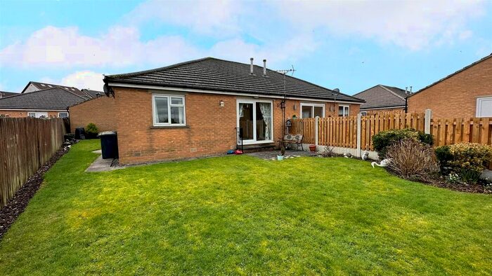 2 Bedroom Semi-Detached Bungalow To Rent In All Alone Road, Idle, Bradford, BD10