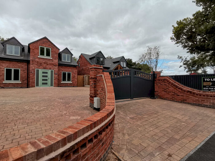 5 Bedroom Detached House To Rent In Houndsfield Lane, Tidbury Green, Solihull, B90