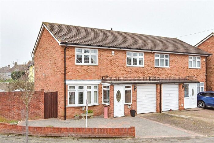 4 Bedroom Semi Detached House For Sale In Alexandra Road, Chadwell Heath, Essex, RM6