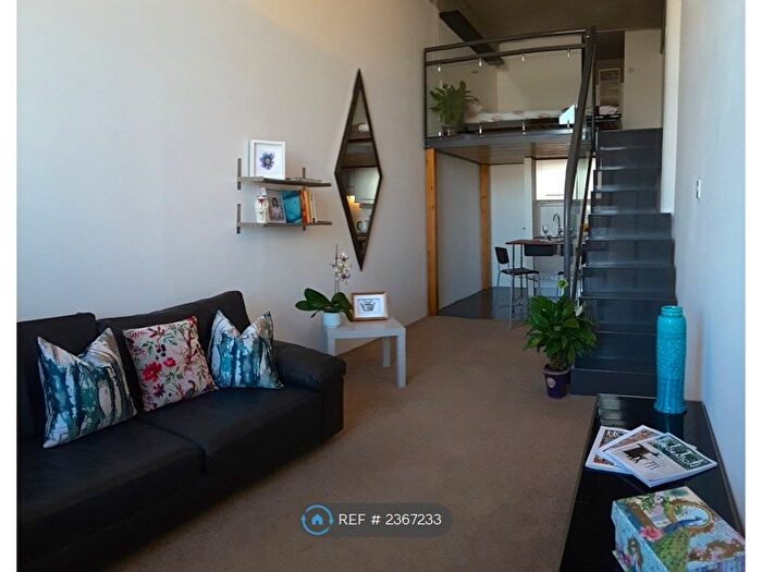 1 Bedroom Flat To Rent In Manhattan Building, London, E3