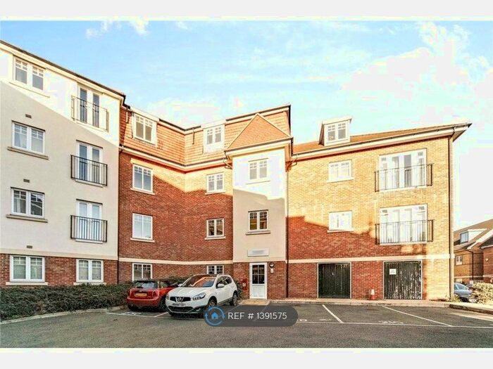 1 Bedroom Flat To Rent In Schoolgate Drive, Morden, SM4