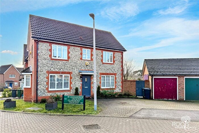 3 Bedroom End Terrace House For Sale In Leonardslee Crescent, Newbury, Berkshire, RG14