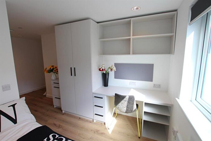 1 Bedroom Private Hall To Rent In Kettering Road, Northampton, NN1