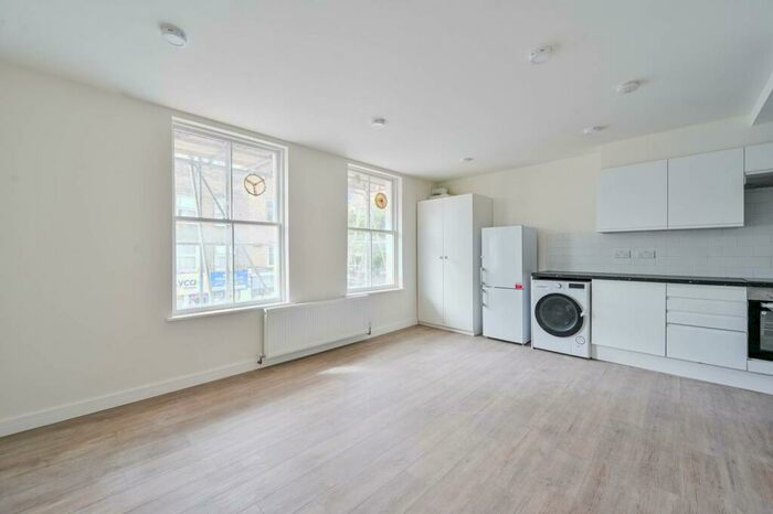 1 Bedroom Flat To Rent In Roman Road, Bow, London, E3