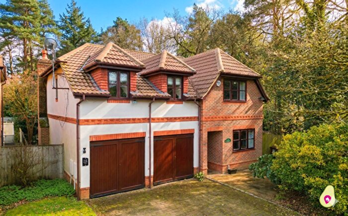 5 Bedroom Detached House For Sale In Nine Mile Ride, Finchampstead, Wokingham, Berkshire, RG40
