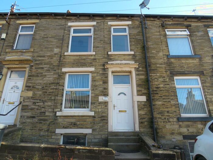 3 Bedroom House To Rent In Carlton House Terrace, Halifax, HX1