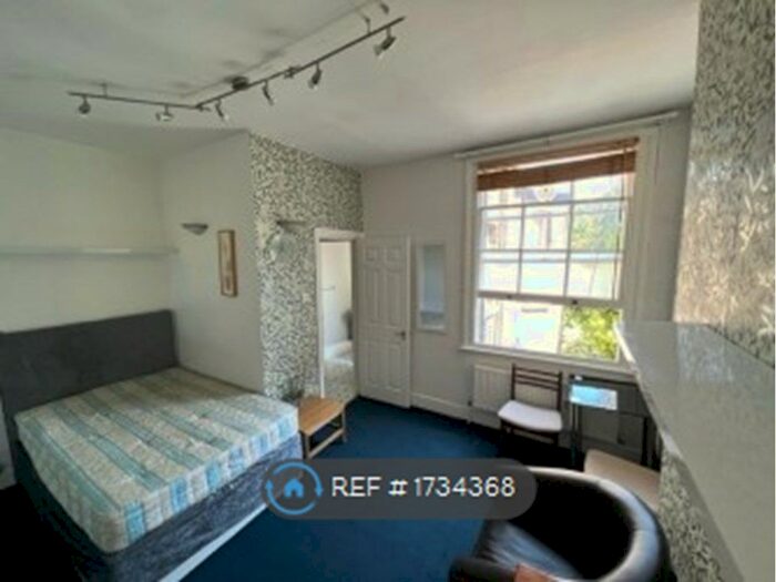 Studio To Rent In Goodwin Road, London, W12