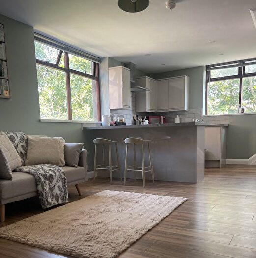 1 Bedroom Flat To Rent In Richmond Road, Roath, Cardiff, CF24