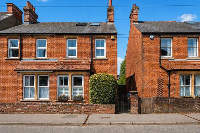 3 Bedroom Semi-Detached House For Sale In Lime Walk, Oxford, OX3