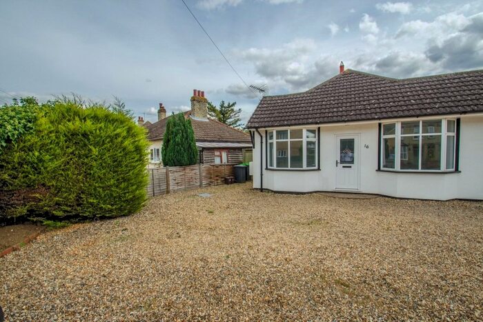 2 Bedroom Bungalow To Rent In Regent Street, Stotfold, Hitchin, Hertfordshire, SG5