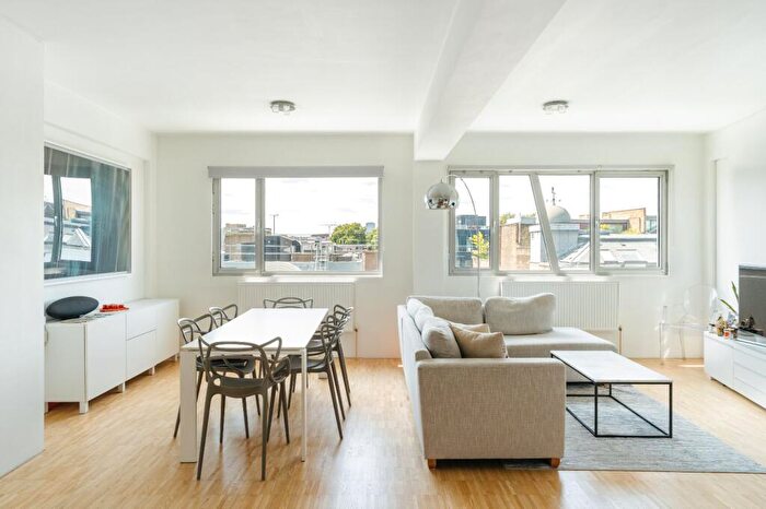 2 Bedroom Apartment For Sale In St John Street, London, EC1M