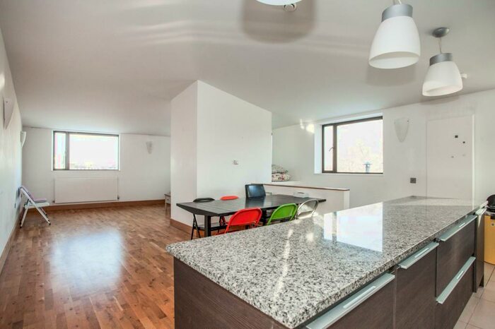 2 Bedroom Apartment To Rent In Christ's Lane, CB1