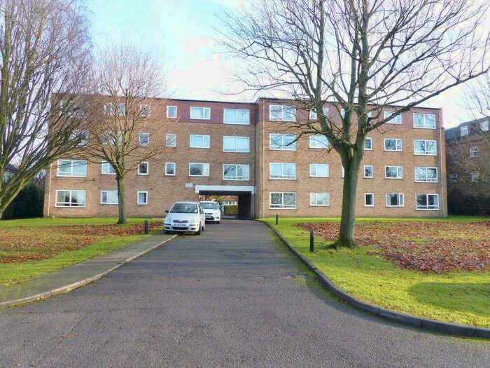 2 Bedroom Flat To Rent In Park Heights, Sunningfields Road, Hendon, NW4