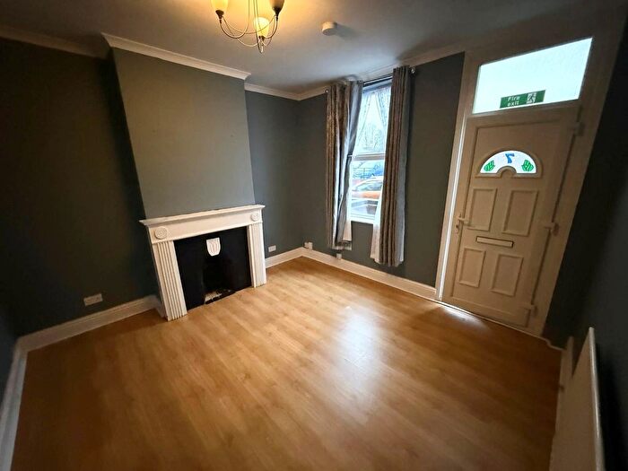 2 Bedroom Property To Rent In Gedling Road, Nottingham, NG5