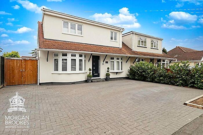 4 Bedroom Semi-Detached House For Sale In Watlington Road, South Benfleet, SS7