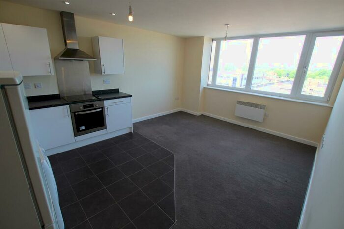 2 Bedroom Flat To Rent In Burleys Way, Leicester, LE1
