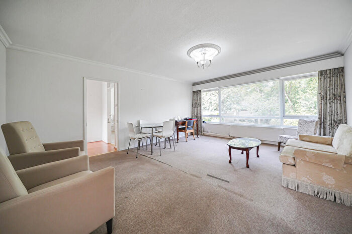2 Bedroom Flat For Sale In Chadbrook Crest, Richmond Hill Road, Edgbaston, B15