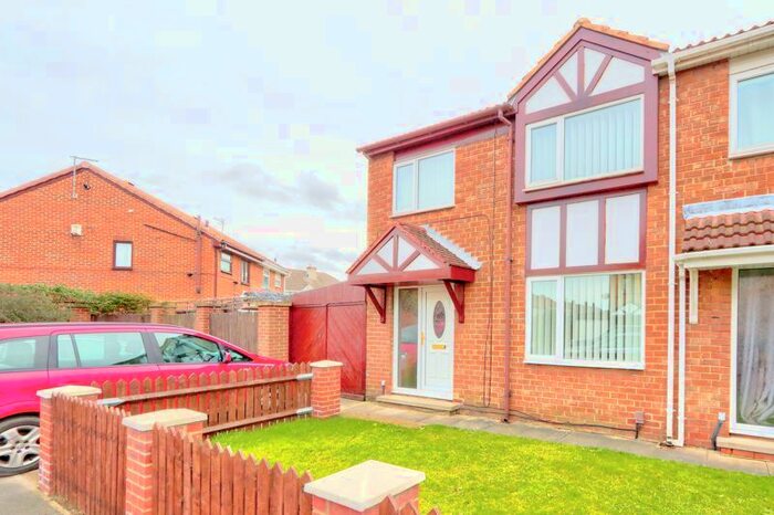 3 Bedroom End Of Terrace House To Rent In Regent Court, Grangetown TS6