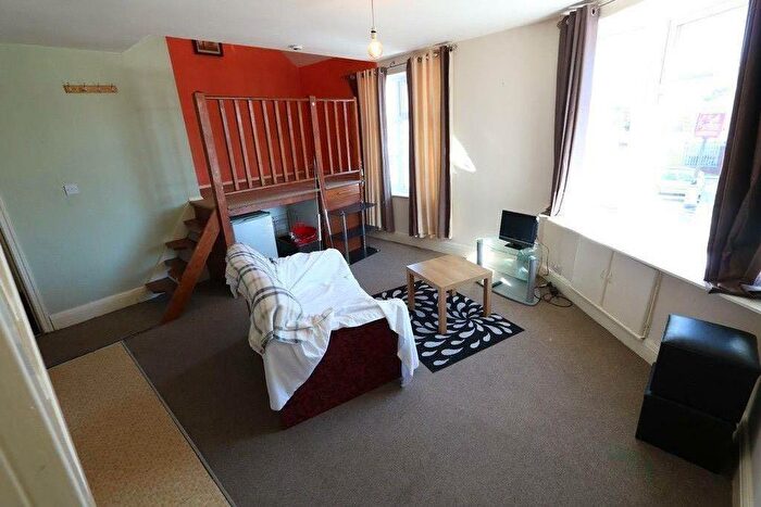 1 Bedroom Flat To Rent In Nell Lane, Chorlton, Manchester, M21