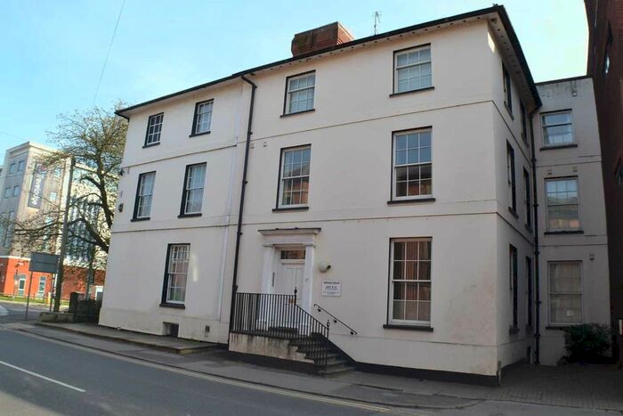1 Bedroom Flat To Rent In London Road, Newbury, RG14