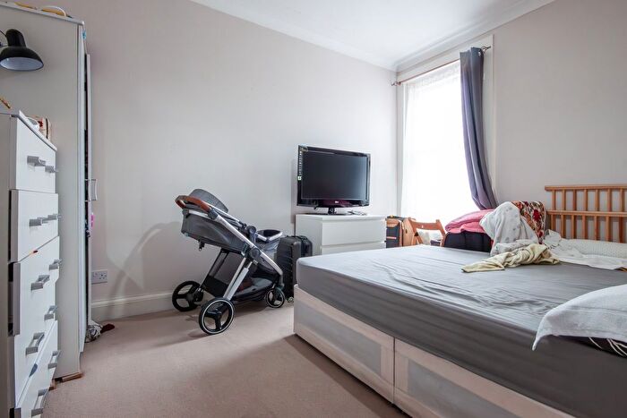 2 Bedroom Flat For Sale In Leopold Road, Harlesden, NW10