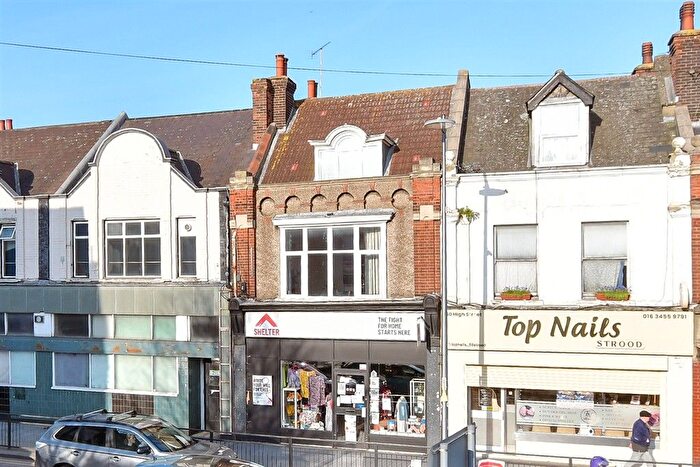 3 Bedroom Maisonette For Sale In High Street, Rochester, Kent, Kent, ME2