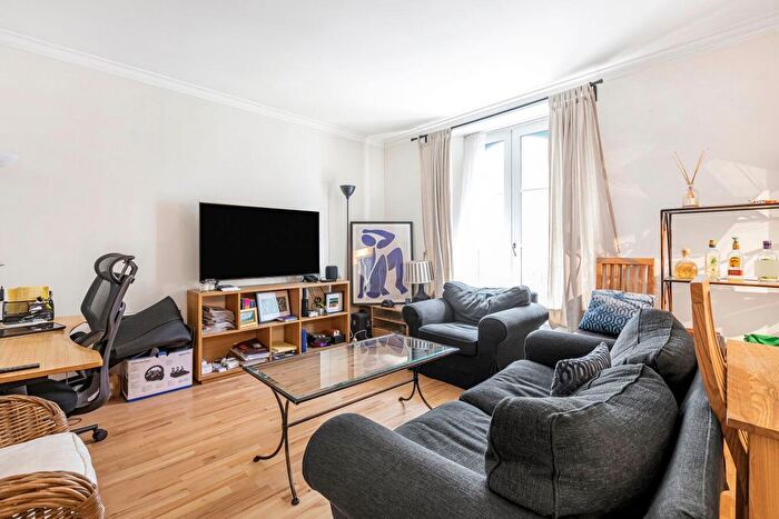 1 Bedroom Flat To Rent In Villers Street, London, WC2N