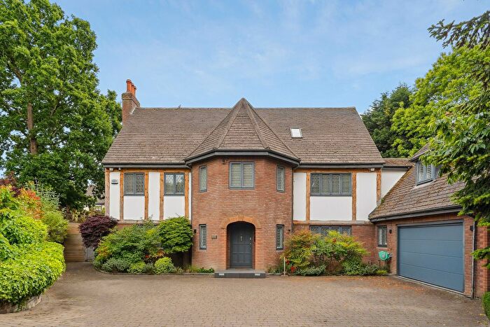 5 Bedroom Detached House For Sale In Fairfield Park, Cobham, KT11