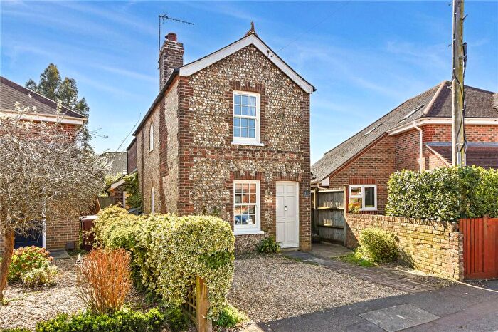 2 Bedroom Detached House For Sale In York Road, Chichester, West Sussex, PO19