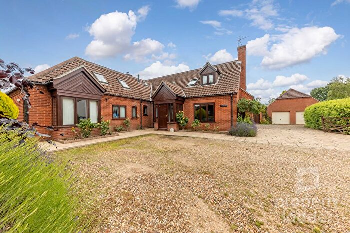 6 Bedroom Detached House For Sale In Colby Road, Banningham, Norwich, NR11