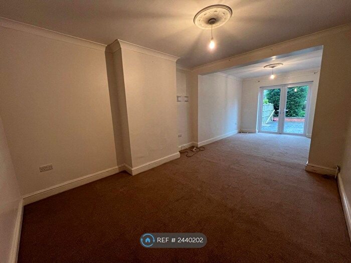 6 Bedroom Semi-Detached House To Rent In Glen Road, Oadby, Leicester, LE2