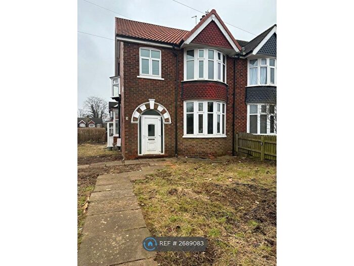 3 Bedroom Semi-Detached House To Rent In Church Lane, Scunthorpe, DN15