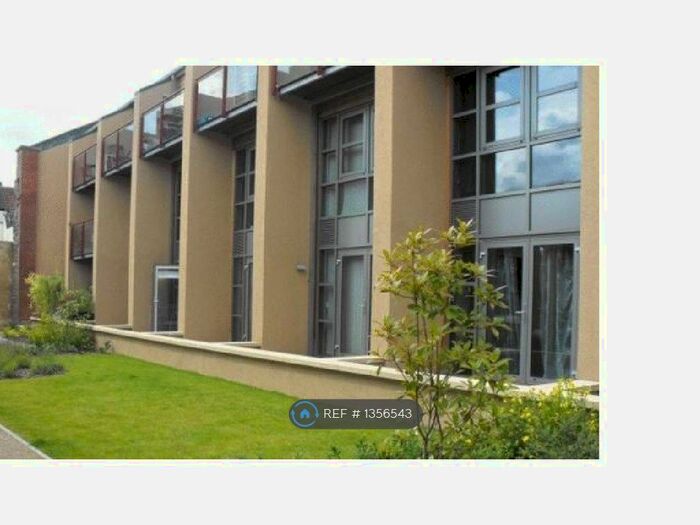 1 Bedroom Flat To Rent In The Refinery, Bristol, BS2