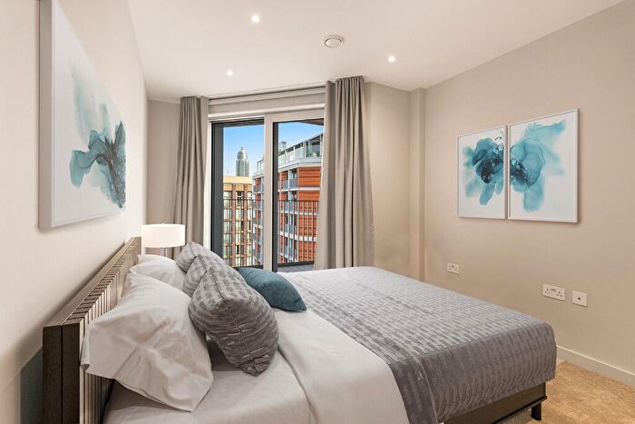 1 Bedroom Apartment To Rent In Nine Elms Lane, London, SW11