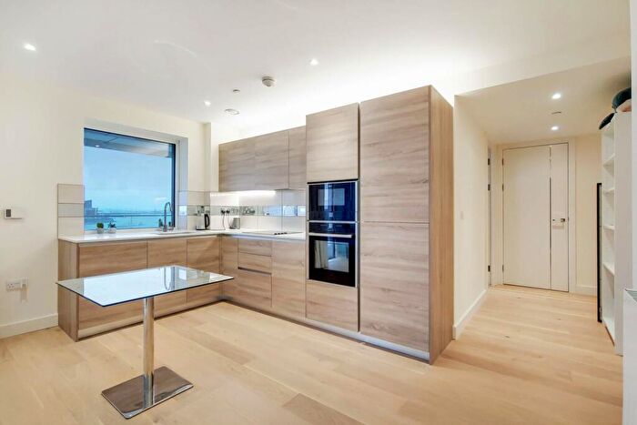 2 Bedroom Flat To Rent In Duke Of Wellington Avenue, Woolwich, London, SE18