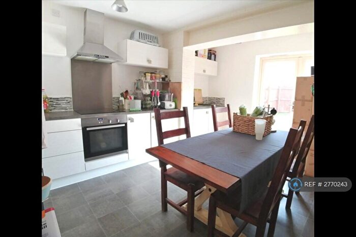 4 Bedroom Semi-Detached House To Rent In Goodsmoor Road, Sinfin, Derby, DE24