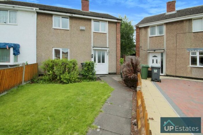 3 Bedroom Semi-Detached House To Rent In Newcomen Road, Bedworth, CV12