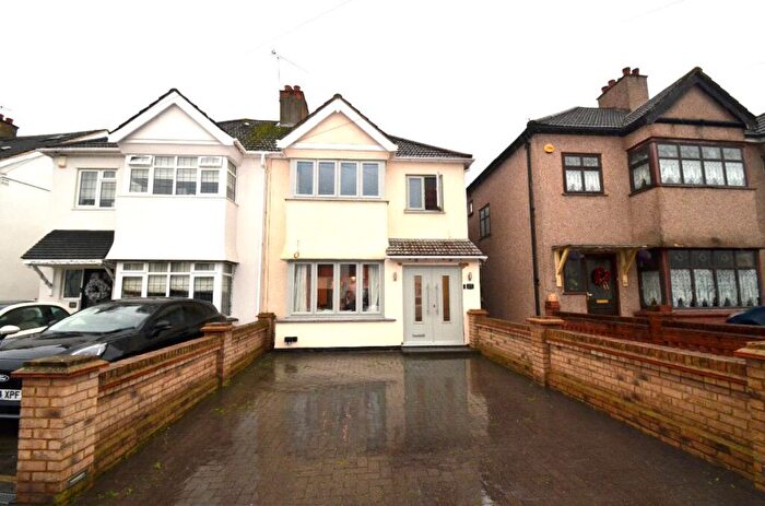 3 Bedroom Terraced House To Rent In Burnway, Hornchurch, RM11