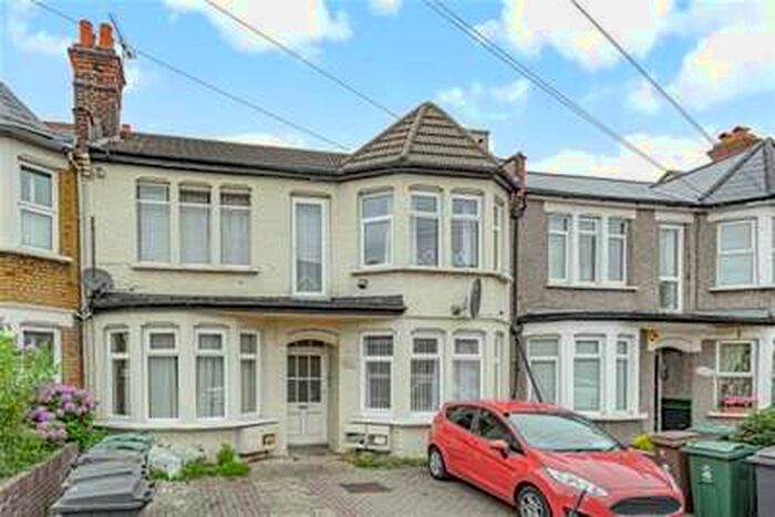 1 Bedroom Flat To Rent In Chingford, London, E4