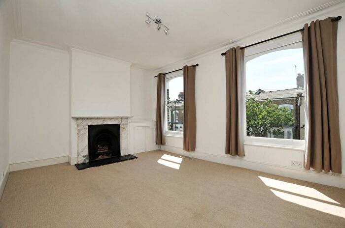 2 Bedroom Flat To Rent In Dumont Road, London, N16