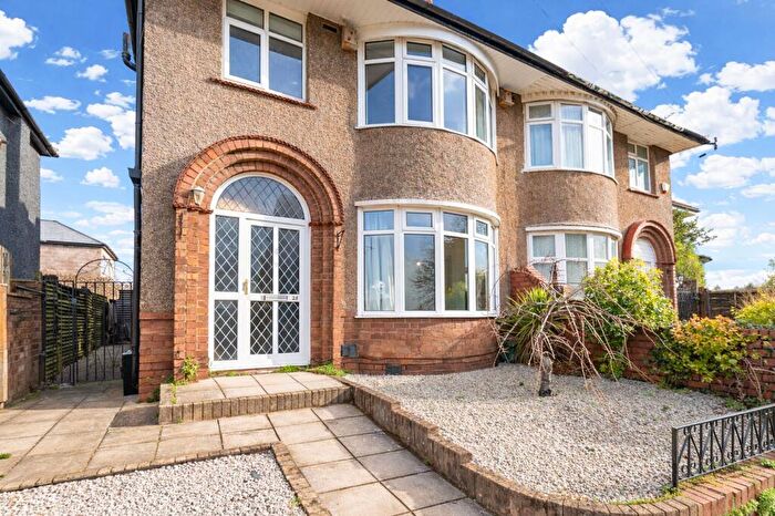 3 Bedroom Semi-Detached House For Sale In Heather Road, Newport, NP19