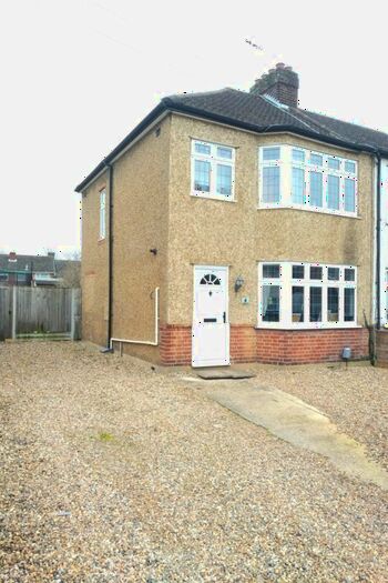 3 Bedroom Semi-Detached House To Rent In Lordship Road, Cheshunt, EN7