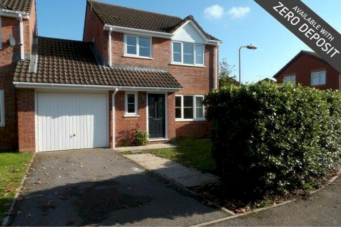 3 Bedroom Property To Rent In The Cloisters, Romsey SO51