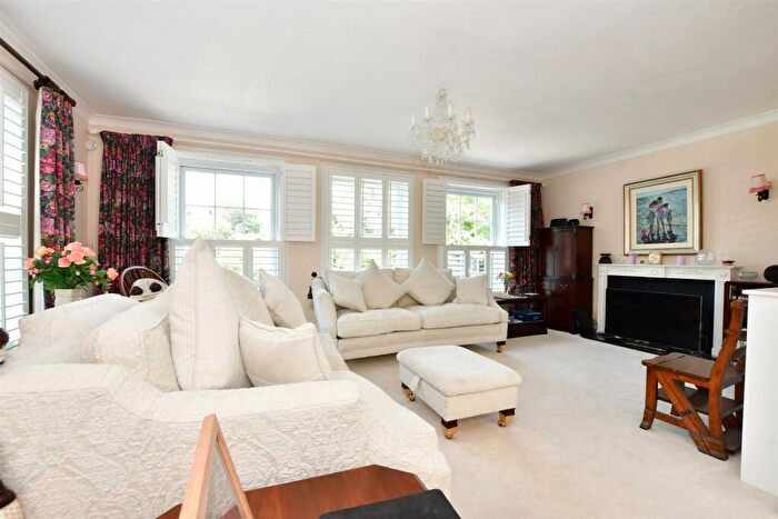3 Bedroom End Of Terrace House For Sale In Cliftonville, Dorking, Surrey, RH4