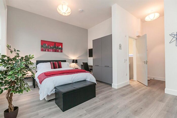 1 Bedroom Flat To Rent In Lothian Street, Edinburgh, EH1