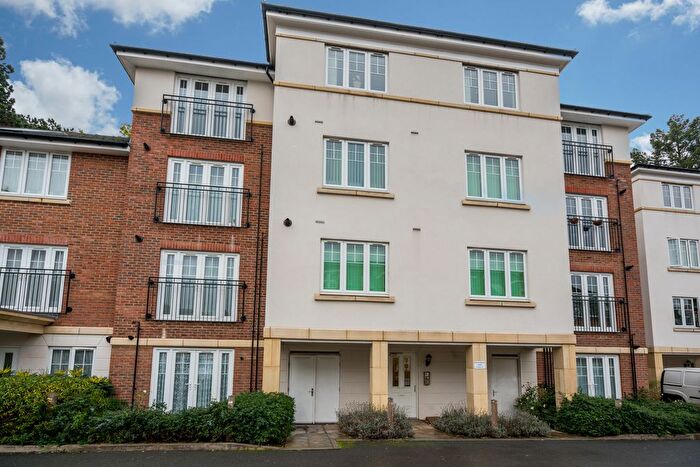 2 Bedroom Flat To Rent In Colnhurst Road, Watford, WD17