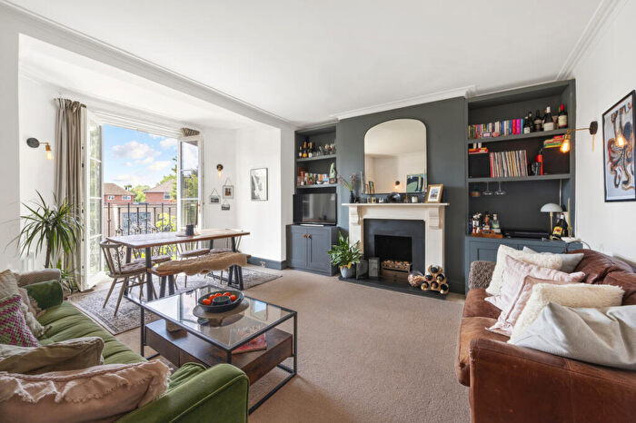 1 Bedroom Apartment For Sale In Ewell Road, Surbiton, KT6