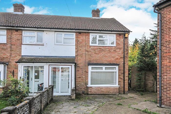 3 Bedroom Semi-Detached House To Rent In Lynden Way, Swanley, Kent, BR8