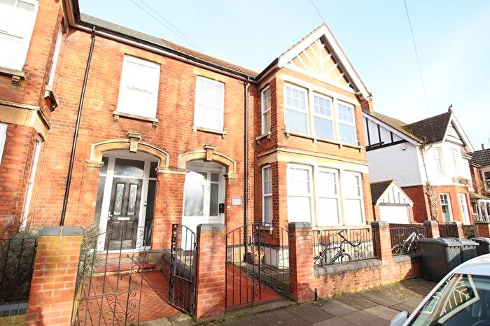 1 Bedroom Flat To Rent In Kingsley Road, Bedford, MK40